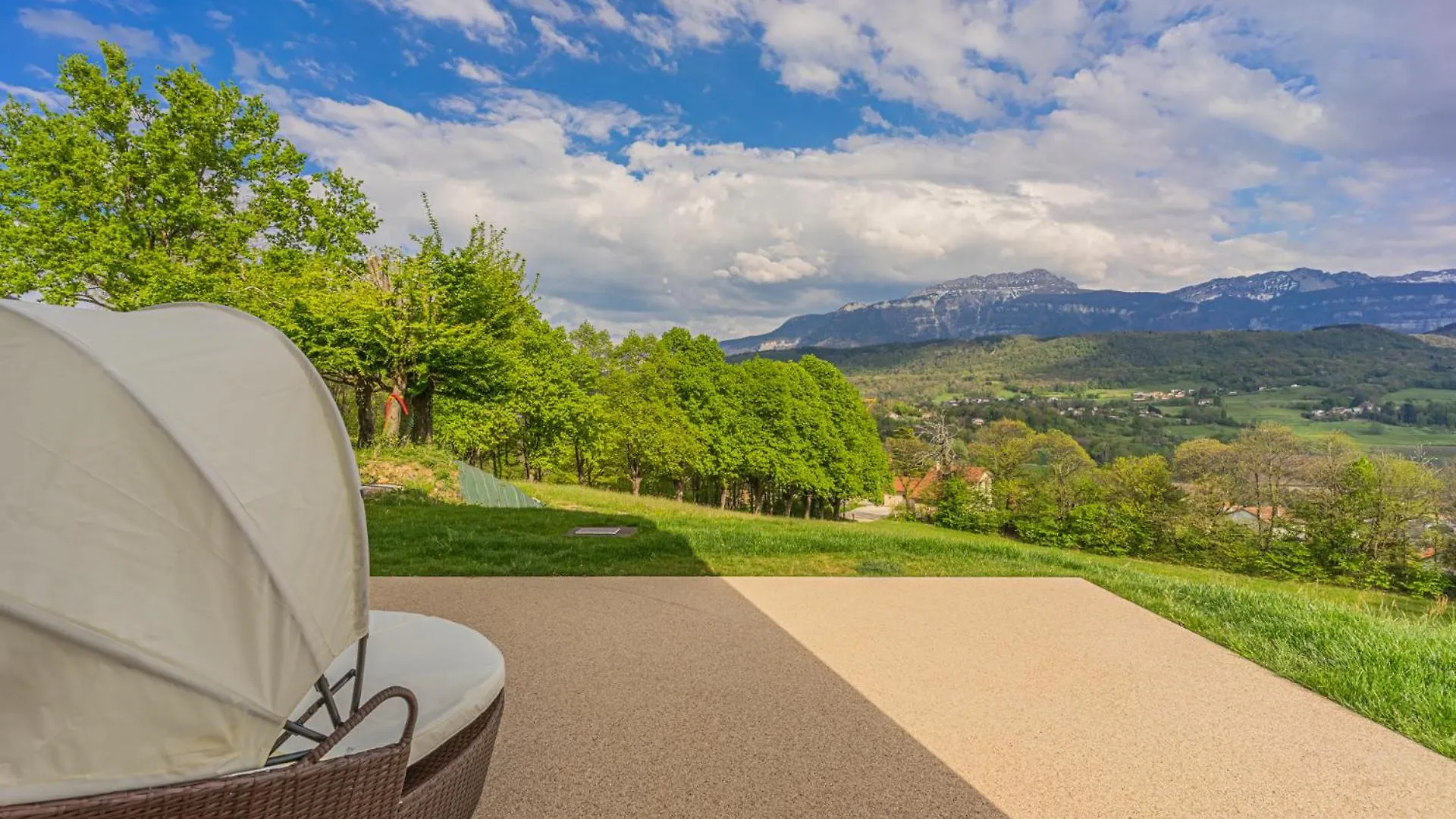 Location Maison Villa Plein La Vue En 360° Coublevie France